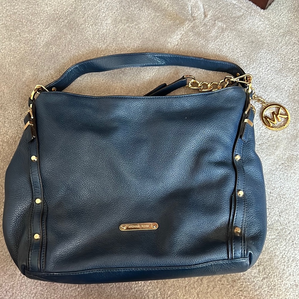 Michael Kors purse. Leigh style. Navy